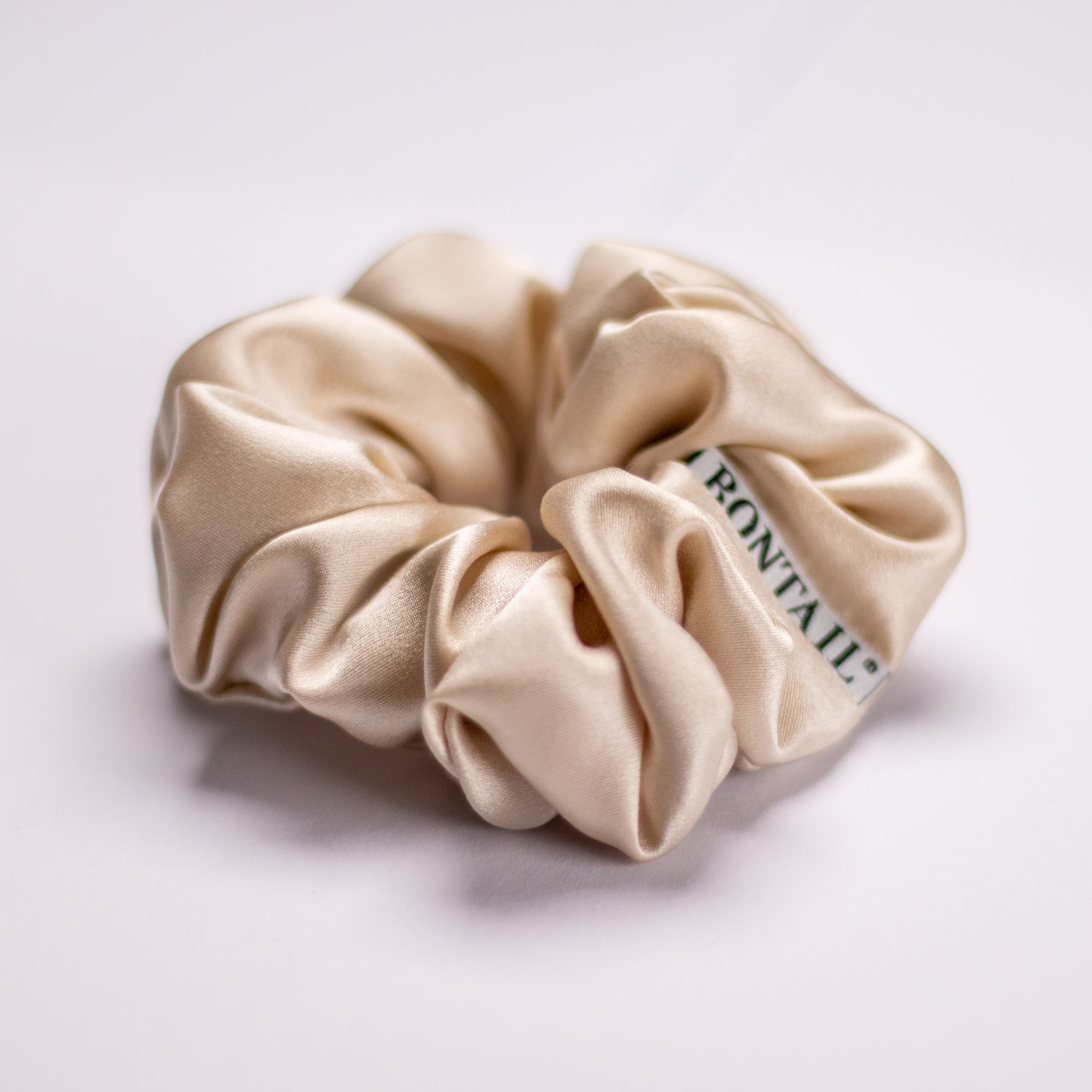 Ivory silkkiscrunchie